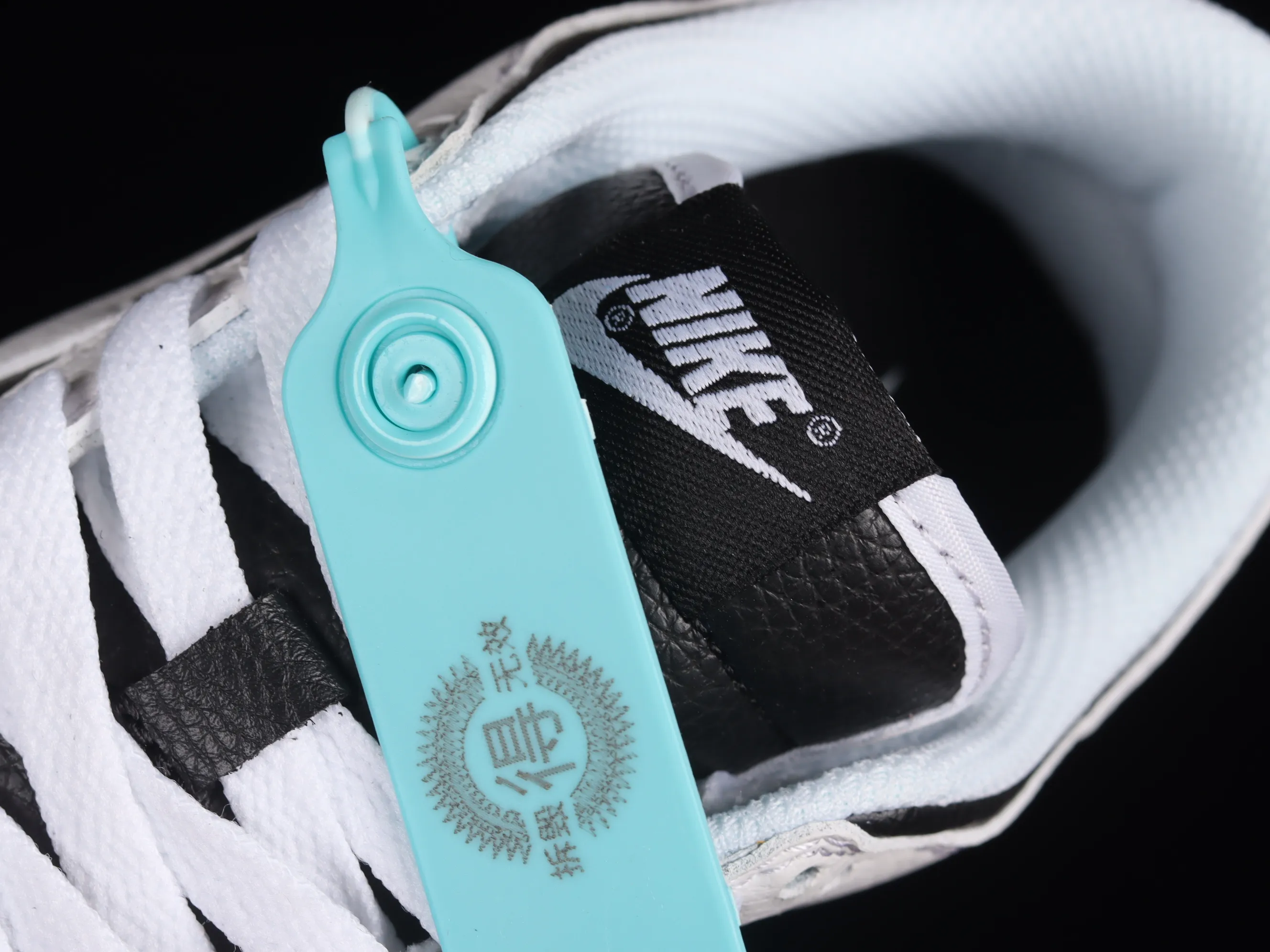 All Categories Nk SB Dunk Series Nk SB Dunk Low Low-top Sneakers F Version Nk Dunk Low "Reverse Panda" White and Black Reverse Panda SB Smashing Backboard Fashion Casual Sneakers FD9064-011